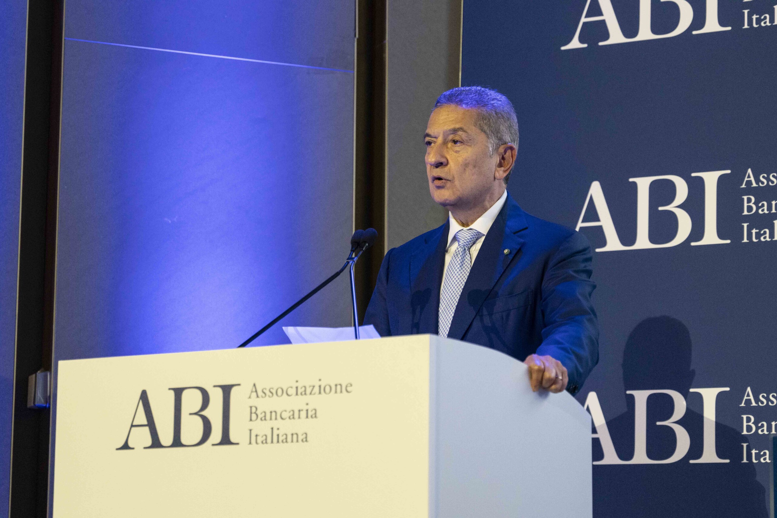 pib banque ditalie 06 en 2025 au deuxieme trimestre lincertitude ralentit la croissance scaled