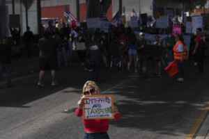 etats unis un juge federal ordonne a trump de mettre fin aux detentions et aux arrestations de migrants