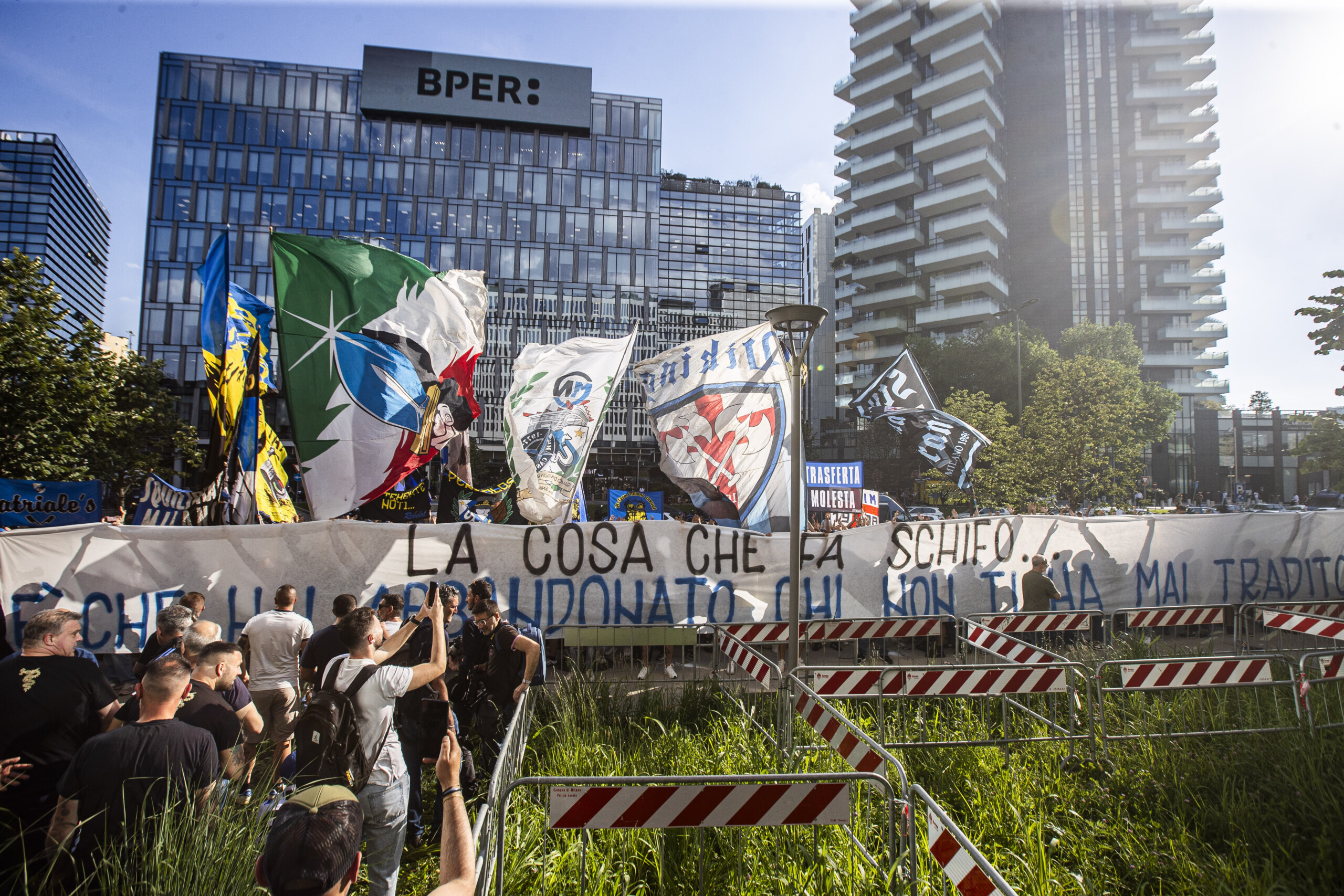football linter et le milan refusent les ultras indesirables au stade meazza scaled
