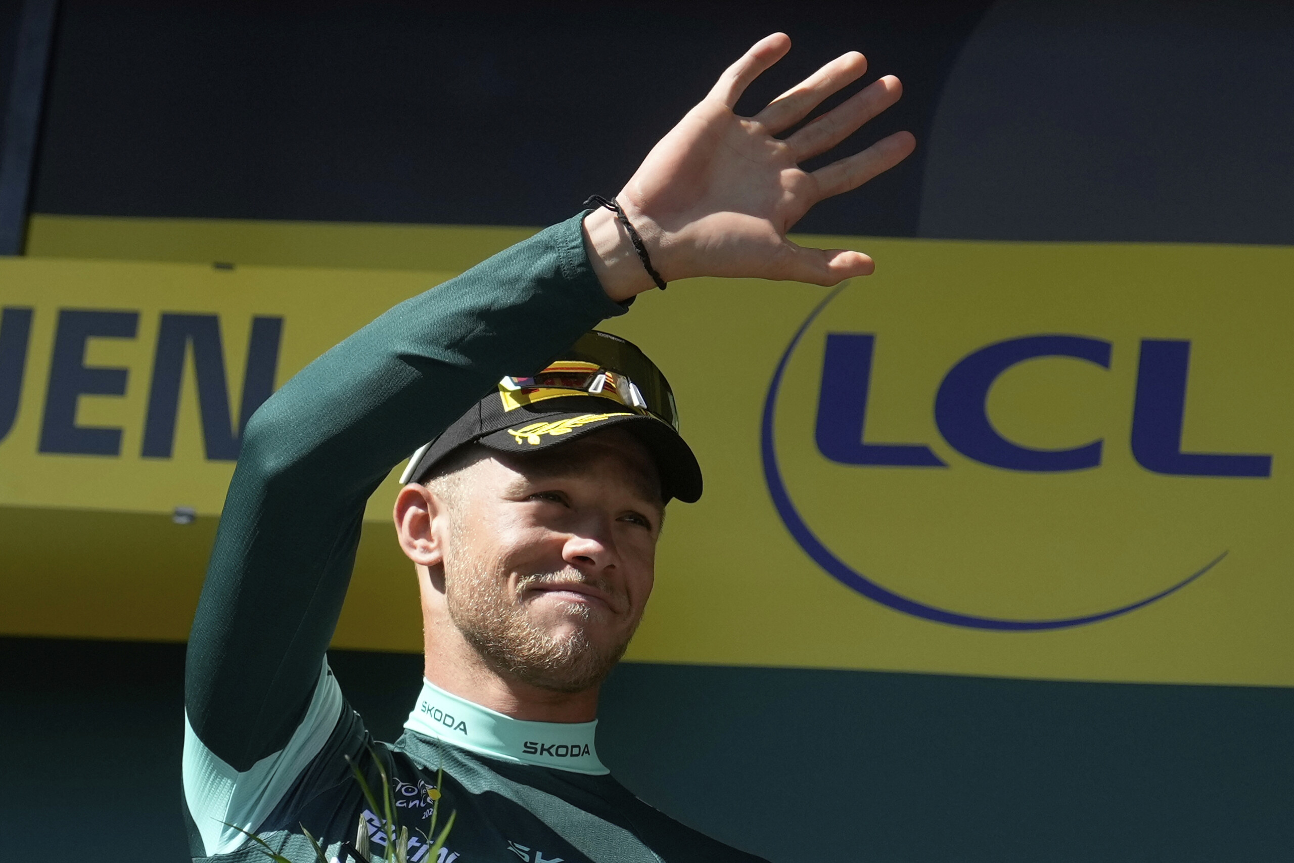 tour de france litalien milan remporte la 8e etape pogacar conserve le maillot jaune scaled