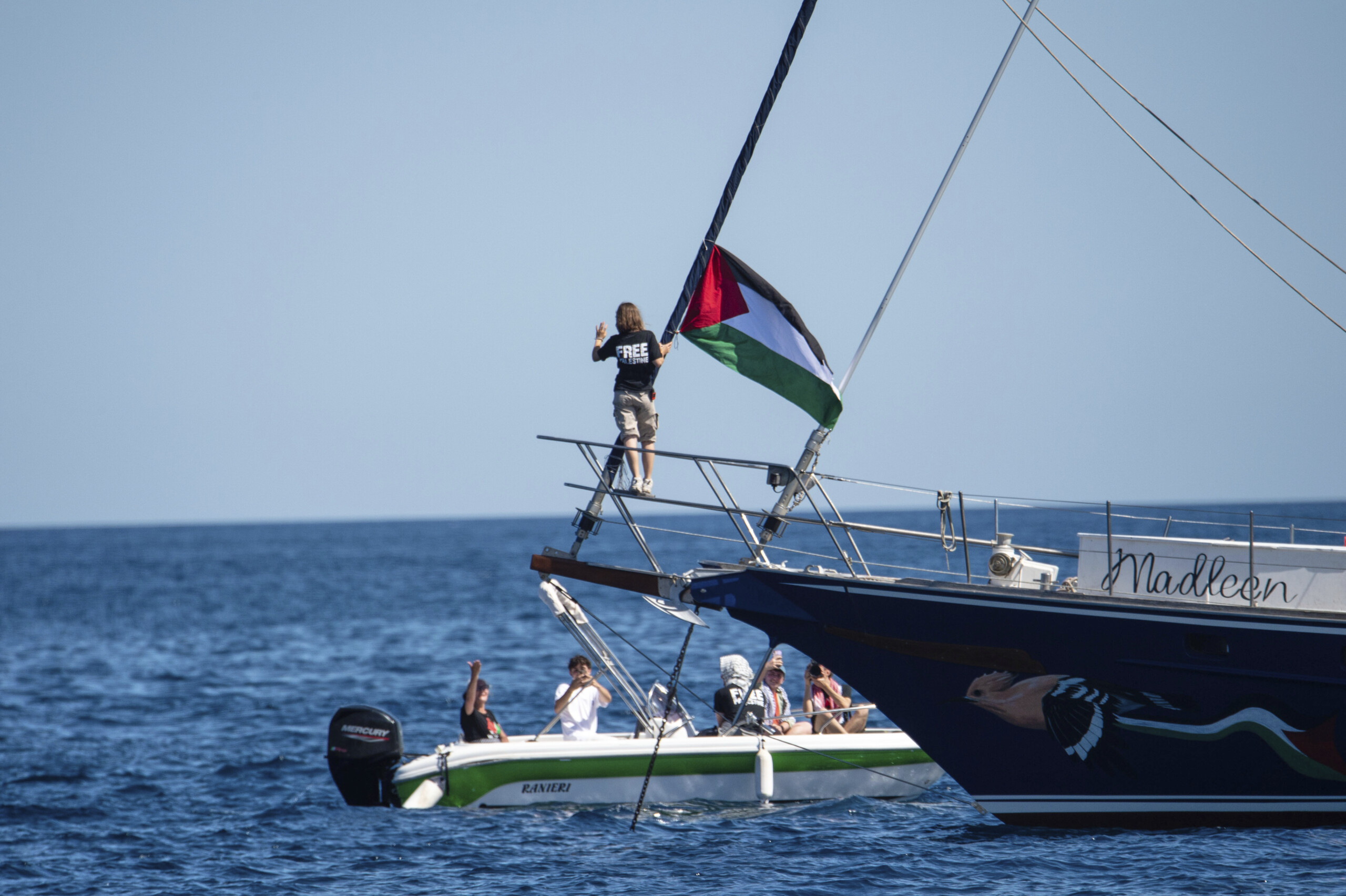 gaza le navire handala de la freedom flottilla a quitte syracuse charge daide humanitaire scaled
