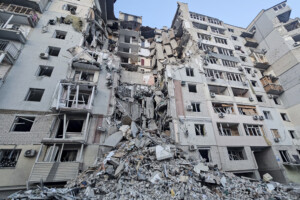 ukraine quatre morts lors de raids russes dans la nuit a donetsk et kherson