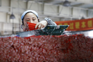 chine les exportations en hausse de 58 en juin les importations de 11