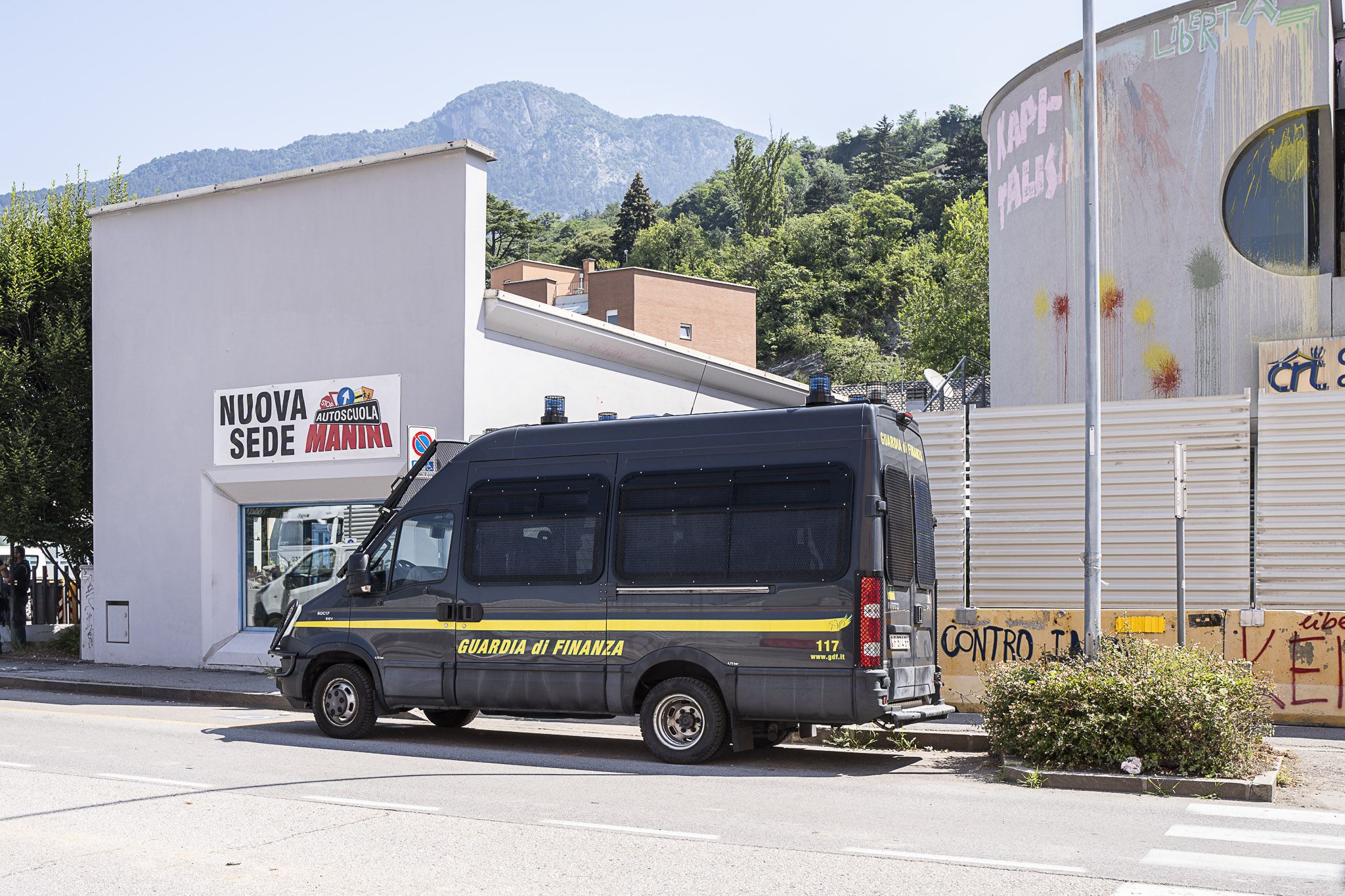 corruption marches publics truques a la mairie de sorrente 16 arrestations