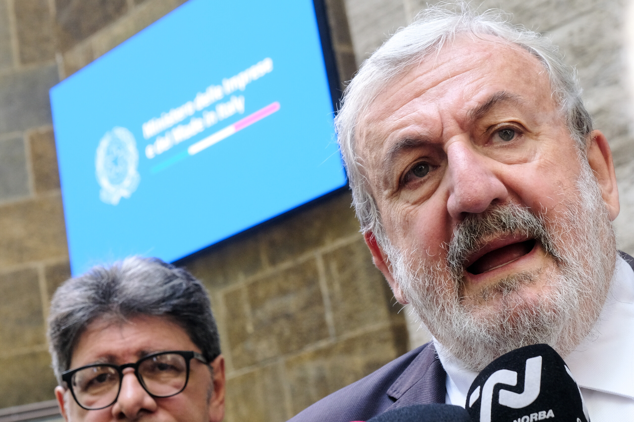 ex ilva emiliano laccord doit encore murir lhorizon est difficile scaled