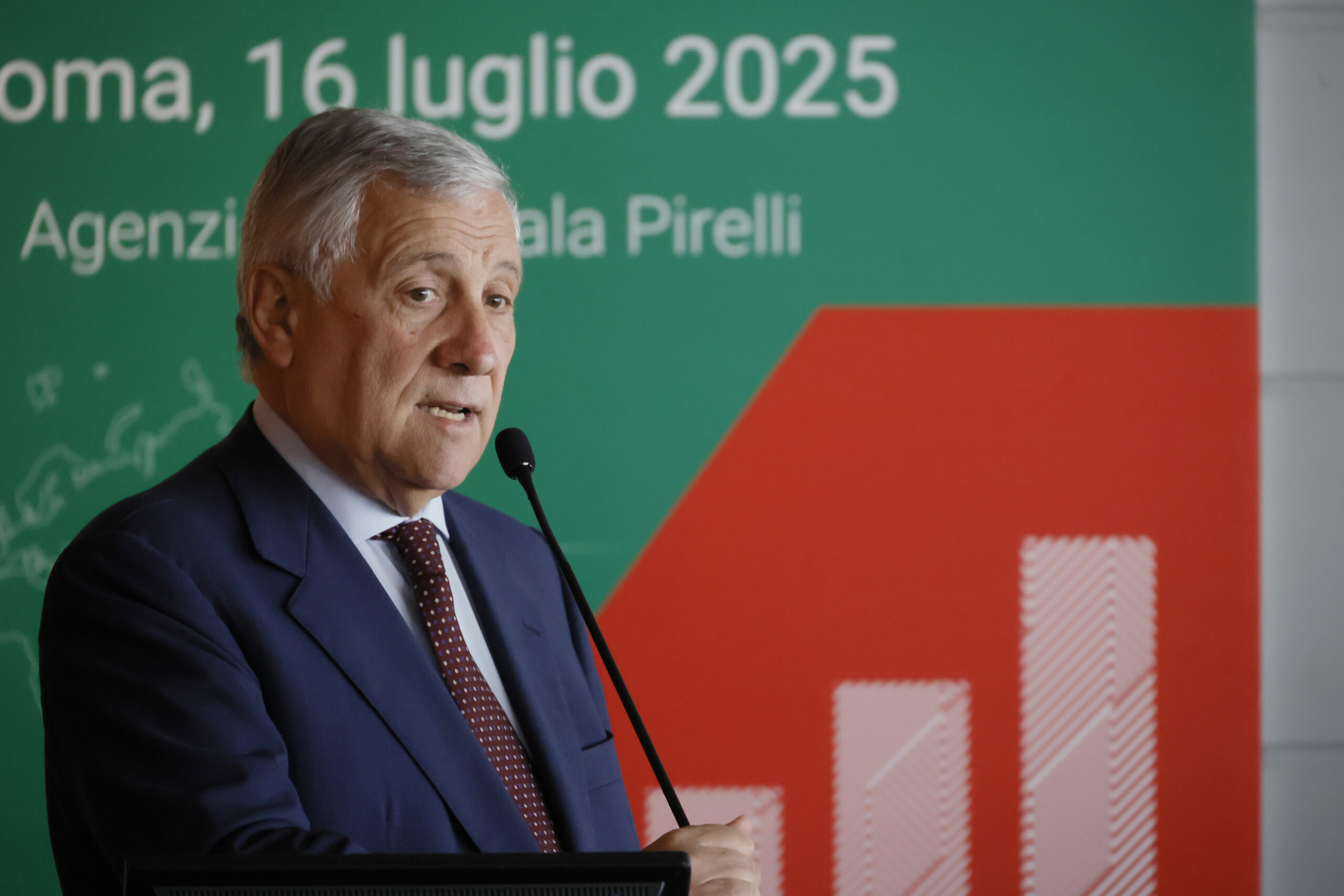 moyen orient tajani le raid sur leglise de gaza est un acte grave contre un lieu de culte chretien scaled