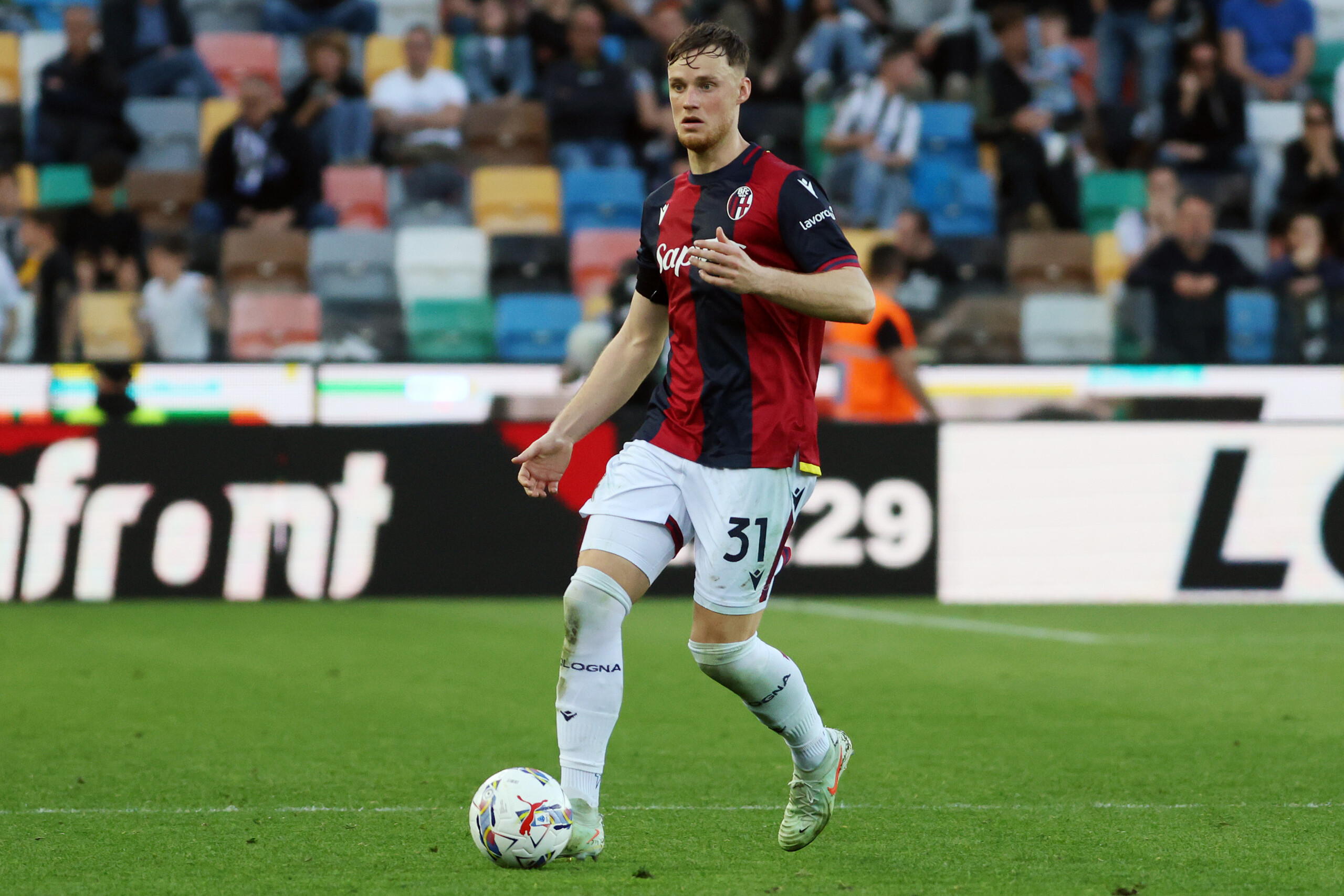 football naples beukema a la villa stuart pour passer la visite medicale scaled