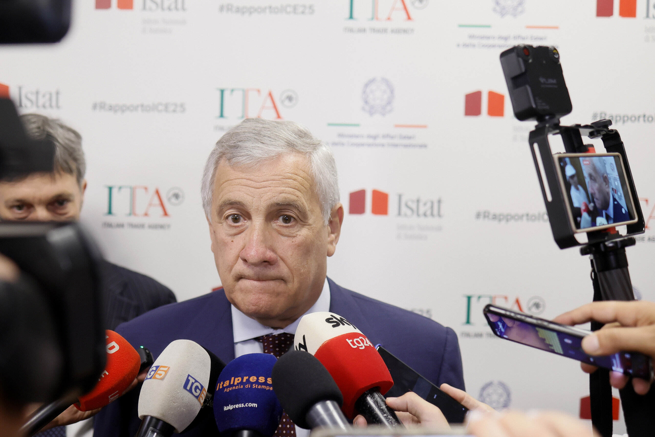 moyen orient tajani pizzaballa a gaza avec 500 tonnes daide israel doit cesser ses operations scaled