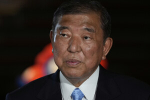 japon sondages sortie des urnes la coalition du premier ministre ishiba risque de perdre la majorite