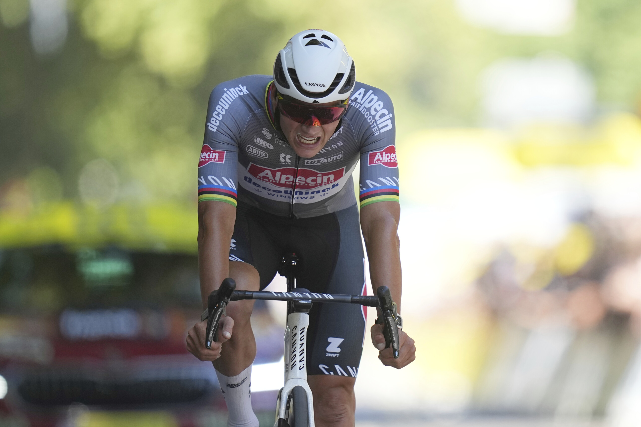 tour de france van der poel abandonne pour cause de pneumonie scaled
