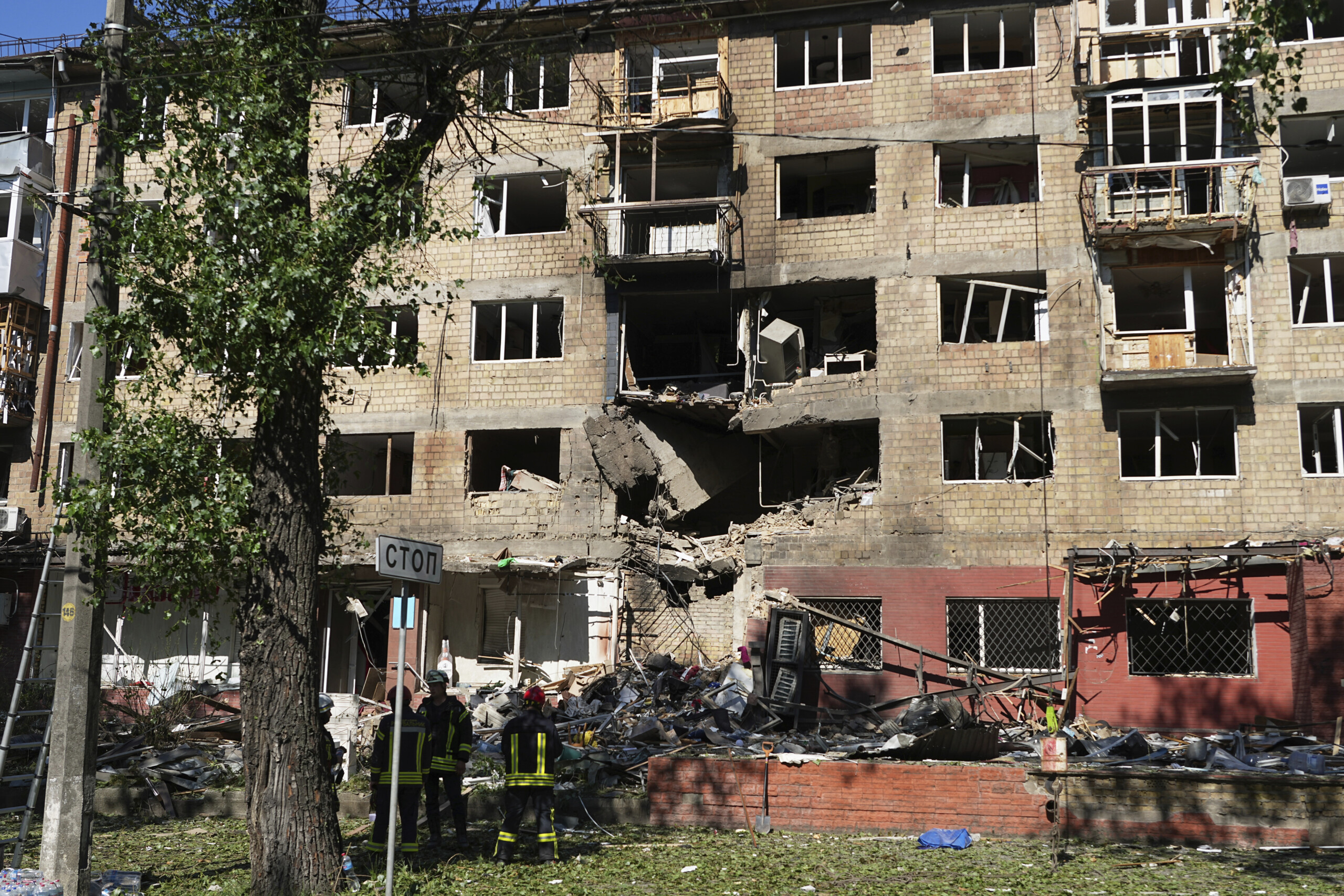 ukraine attaque nocturne a odessa explosions dans la ville scaled