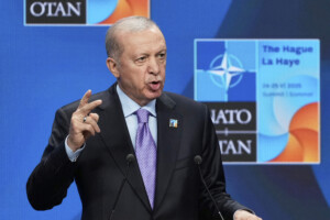 ukraine erdogan nous travaillons pour reunir poutine et trump a istanbul