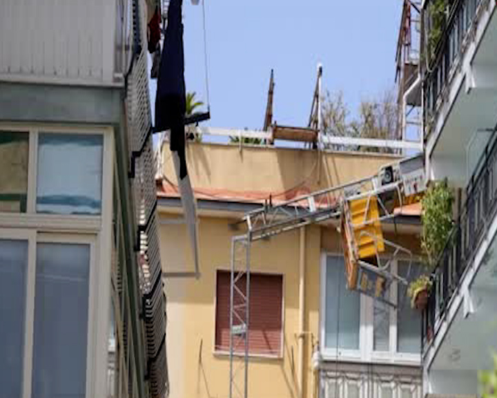 accidents du travail des ouvriers decedent a naples deux dentre eux travaillaient au noir
