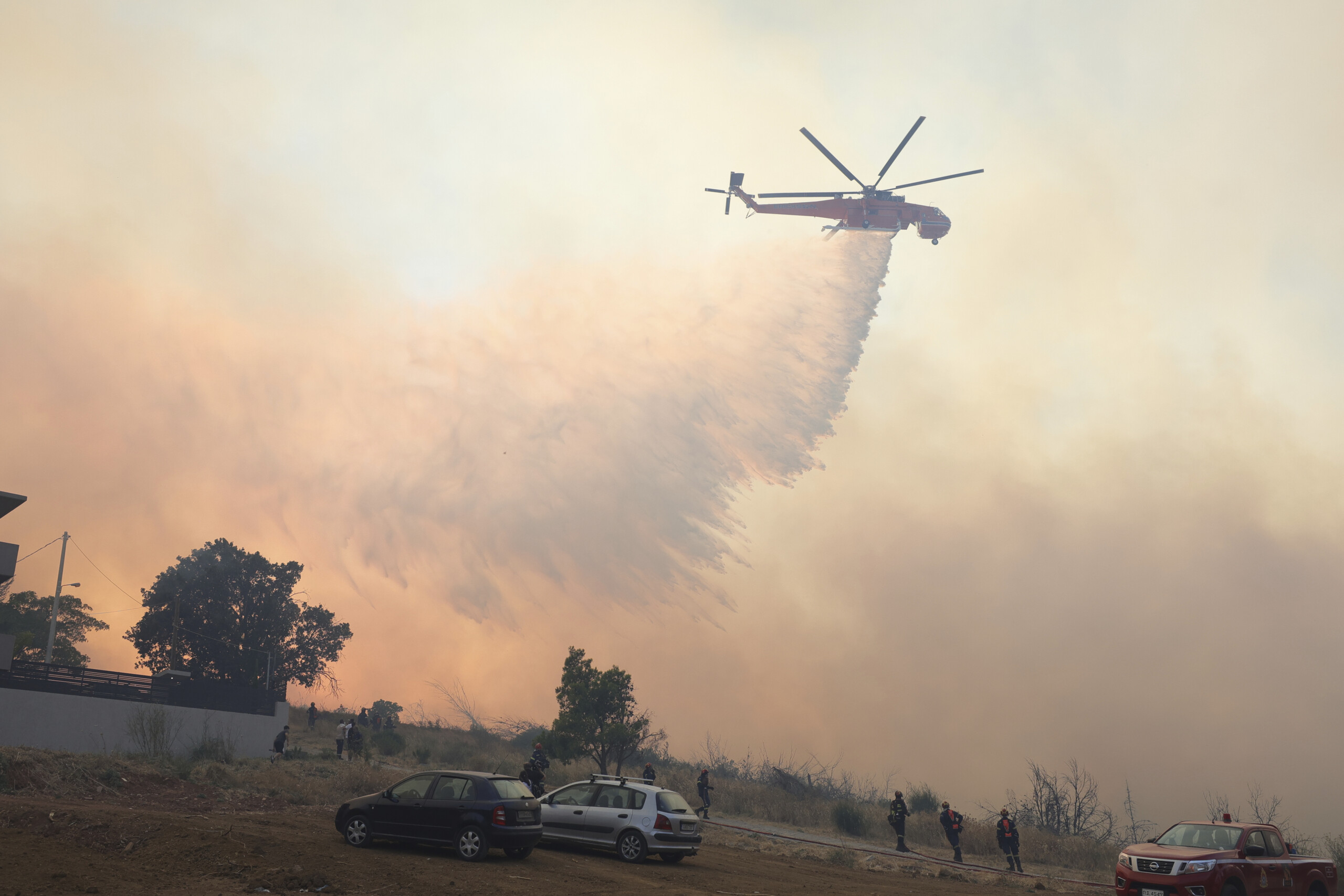 grece vaste incendie pres dathenes evacuation des habitants scaled