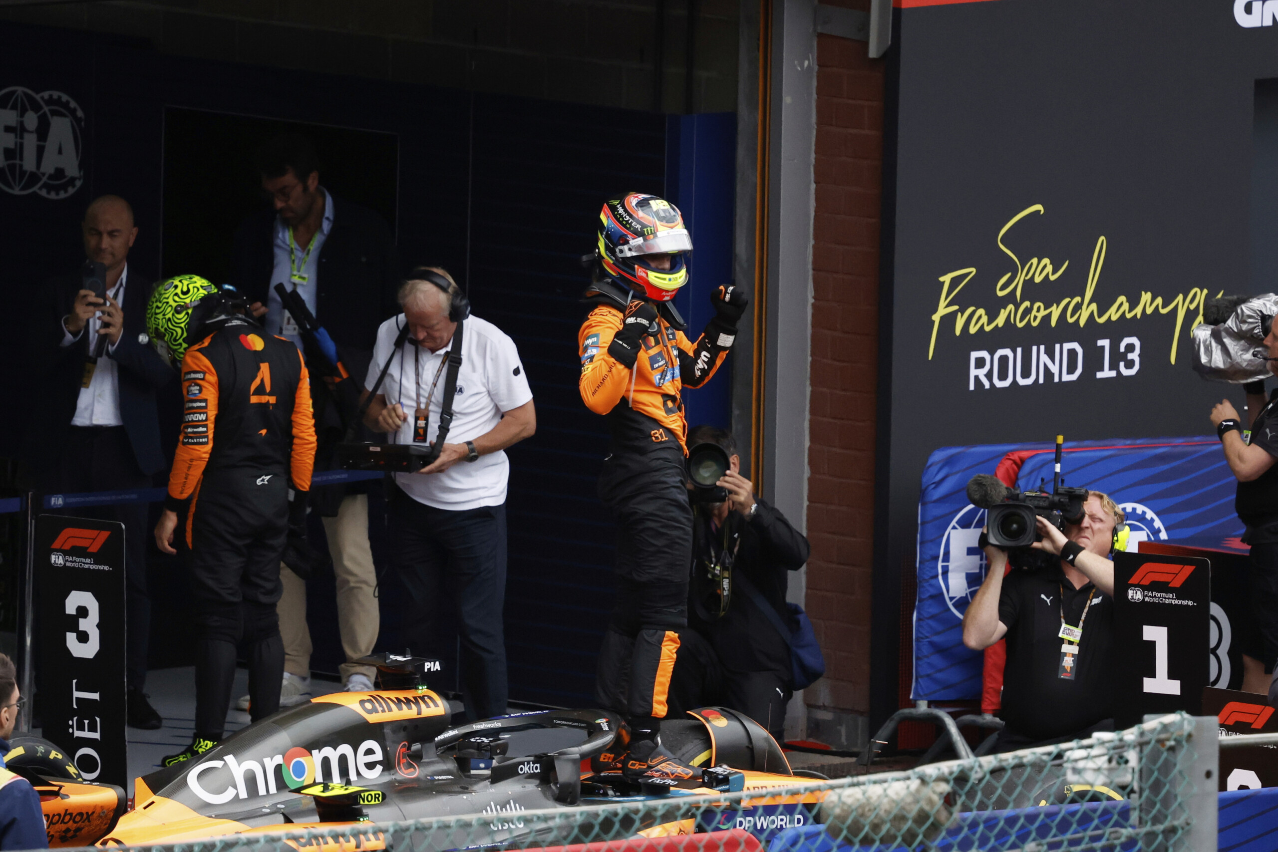 f1 piastri heureux de cette victoire jai saisi loccasion de depasser norris scaled