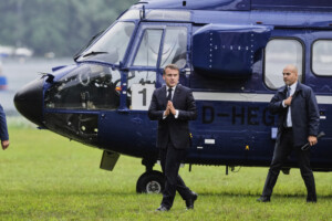 gaza macron sentretient avec al sisi situation inacceptable la paix est possible