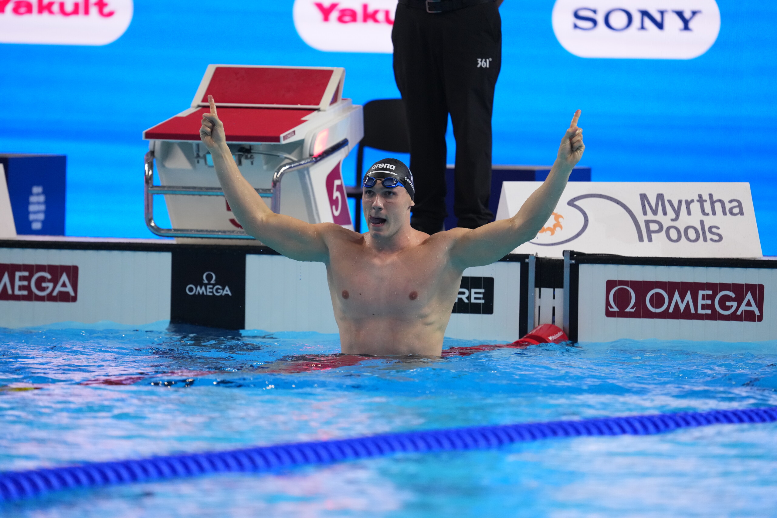 championnats du monde de natation simone cerasuolo remporte lor sur 50 metres brasse scaled