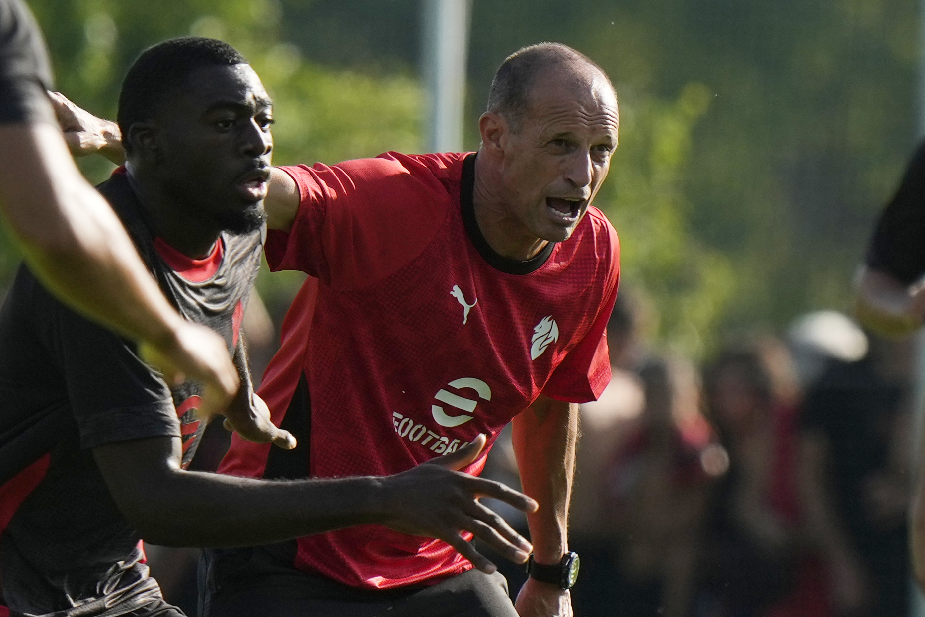 football le milan ecrasant lors dun match amical 9 0 contre perth glory doubles de leao et okafor