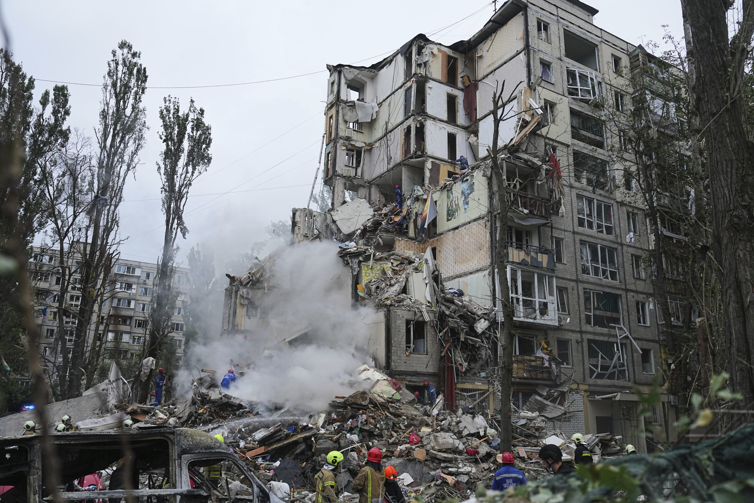 ukraine attaque russe par missiles et drones sur kiev une victime et des dizaines de blesses scaled