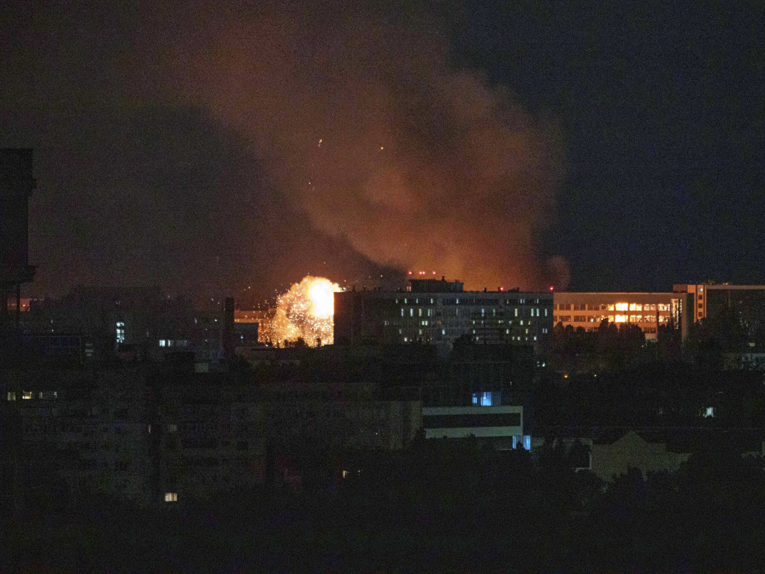 ukraine le bilan de lattaque russe sur kiev seleve a au moins 26 morts et plus de 150 blesses scaled