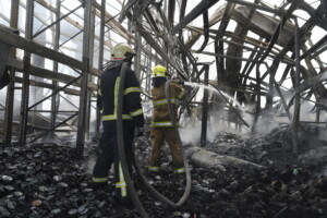 ukraine attaque russe a kharkiv un cheminot tue et quatre autres blesses