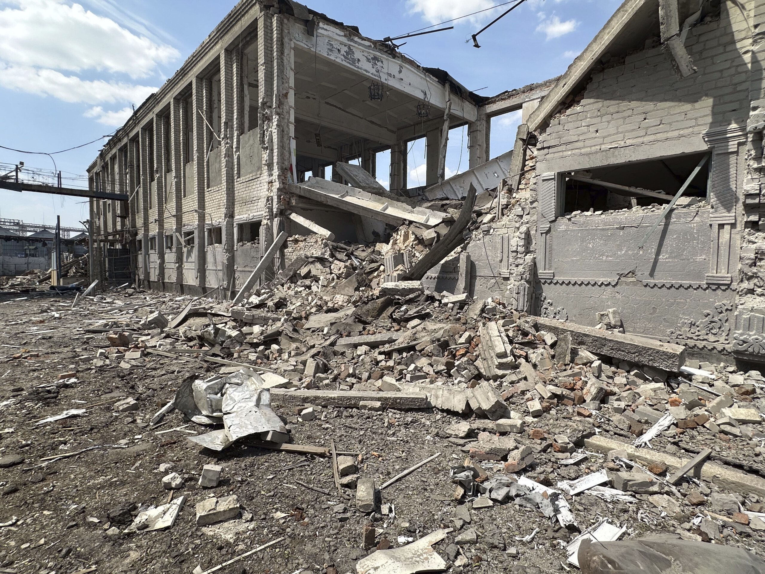 Ukraine, Kiev : attaque russe sur Zaporizhzhia. Deux morts et 12 blessés 1 ukraine kiev attaque russe sur zaporizhzhia deux morts et 12 blesses scaled