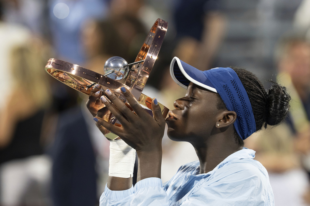 tennis wta montreal la jeune mboko 18 ans triomphe en finale