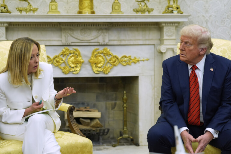 ukraine trump sonde meloni pour une rencontre lundi a rome avec poutine refus de moscou