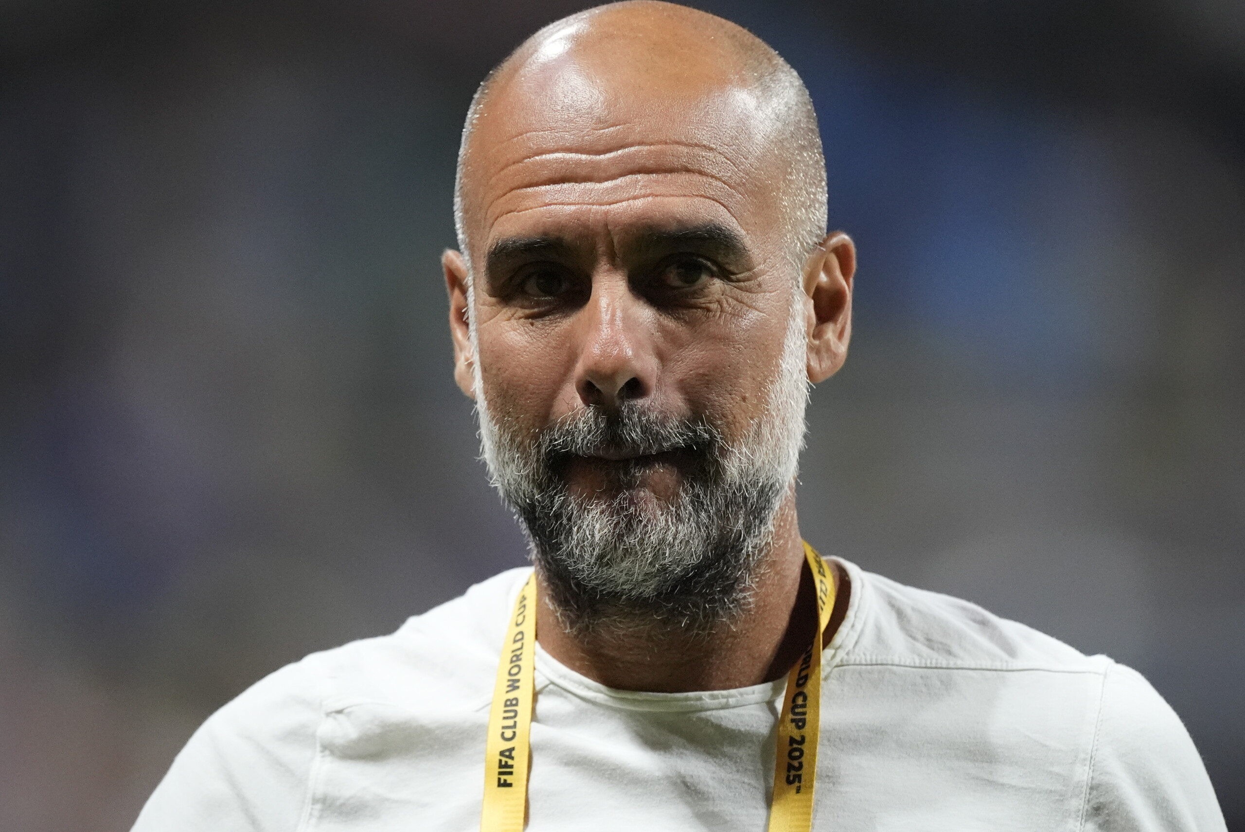 football guardiola au sanctuaire de santa rosalia avec le maillot falcone et borsellino scaled