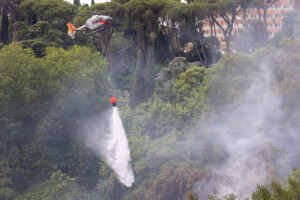 incendies depuis le 15 juin 42 281 interventions des pompiers dont 4 511 au cours des 7 derniers jours