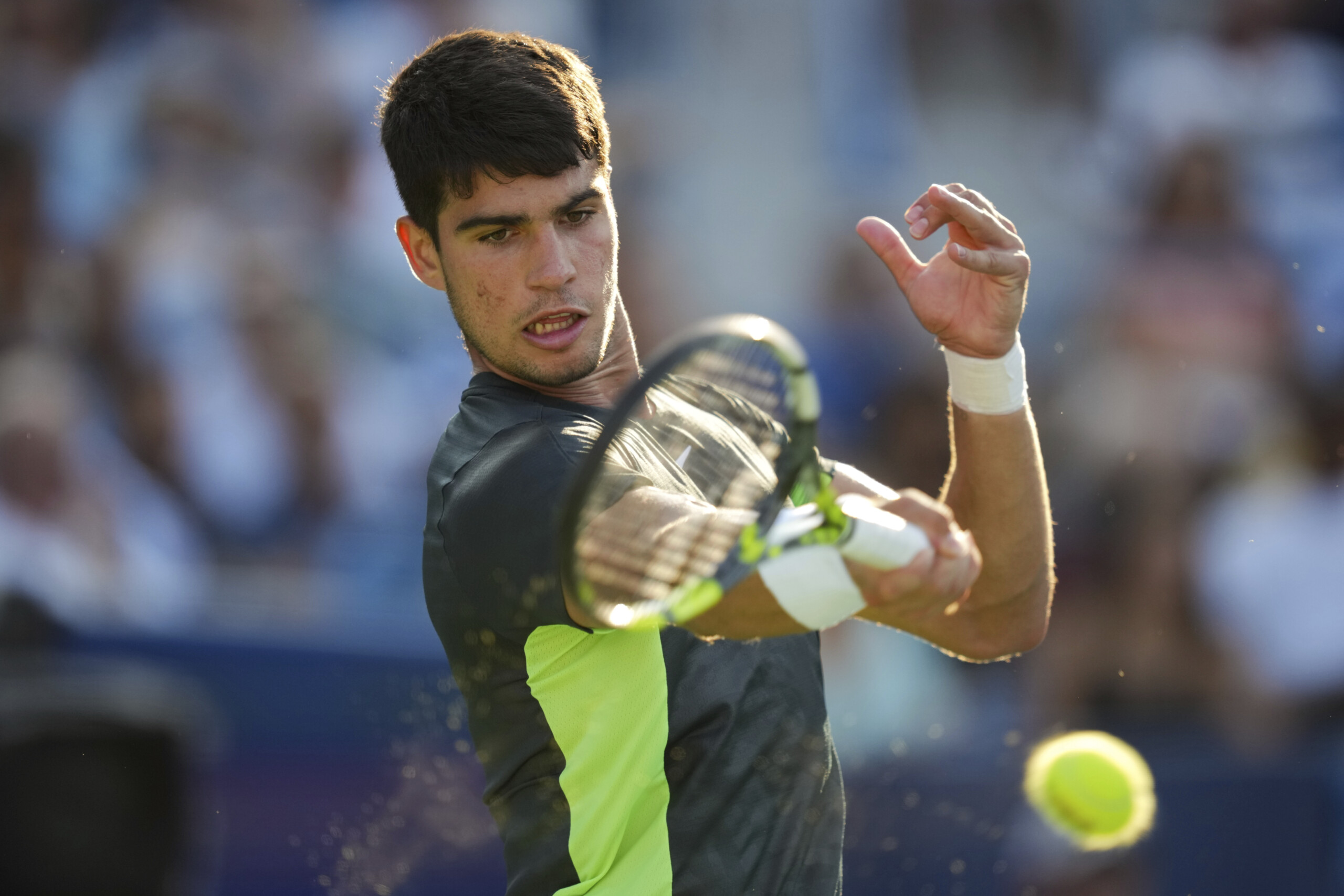 atp cincinnati alcaraz bat dzumhur et accede au troisieme tour scaled