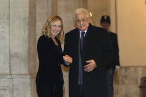 moyen orient meloni a abbas litalie sengage a apporter son aide et a oeuvrer pour la paix a gaza