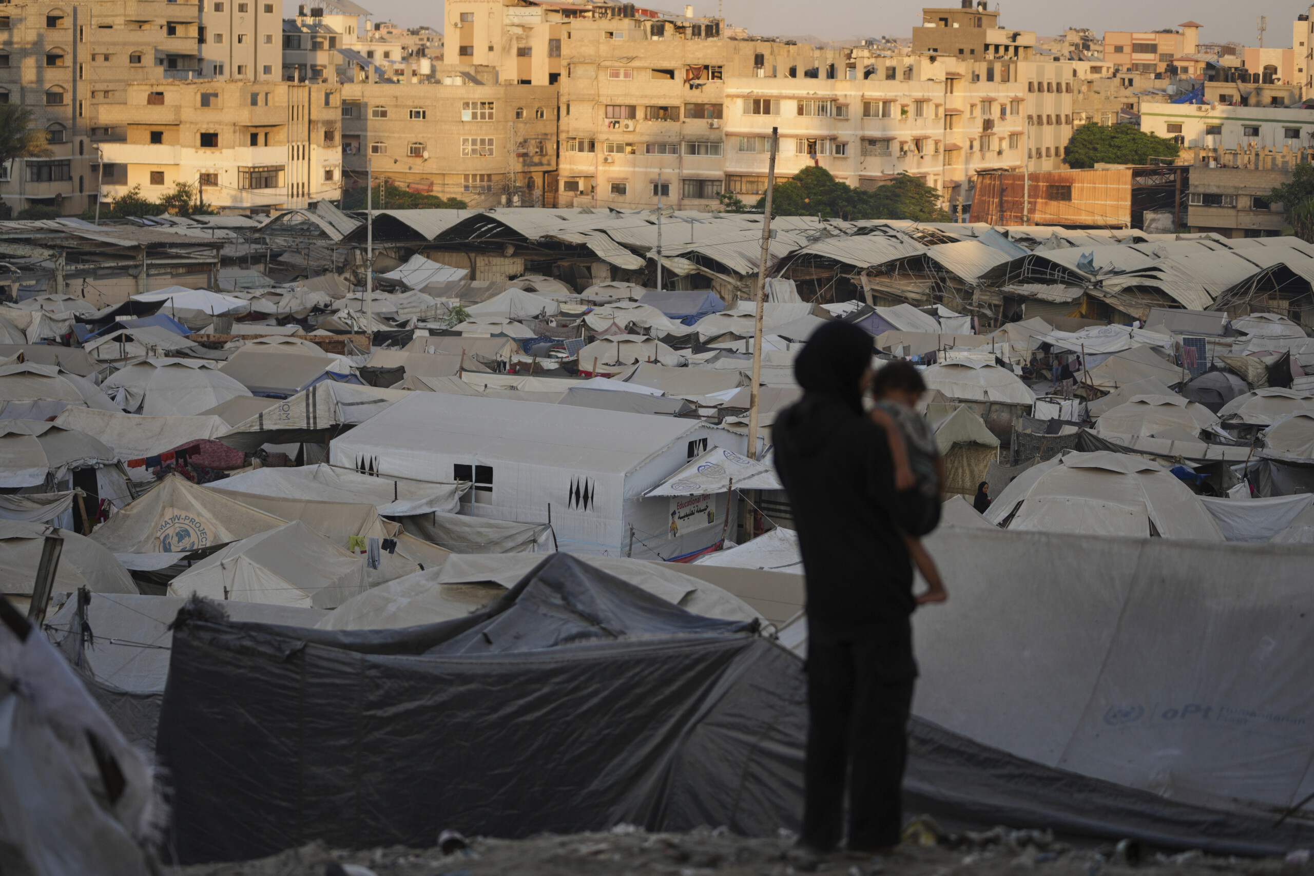moyen orient mercredi 34 enfants malades et leurs familles arrivent en italie depuis gaza scaled