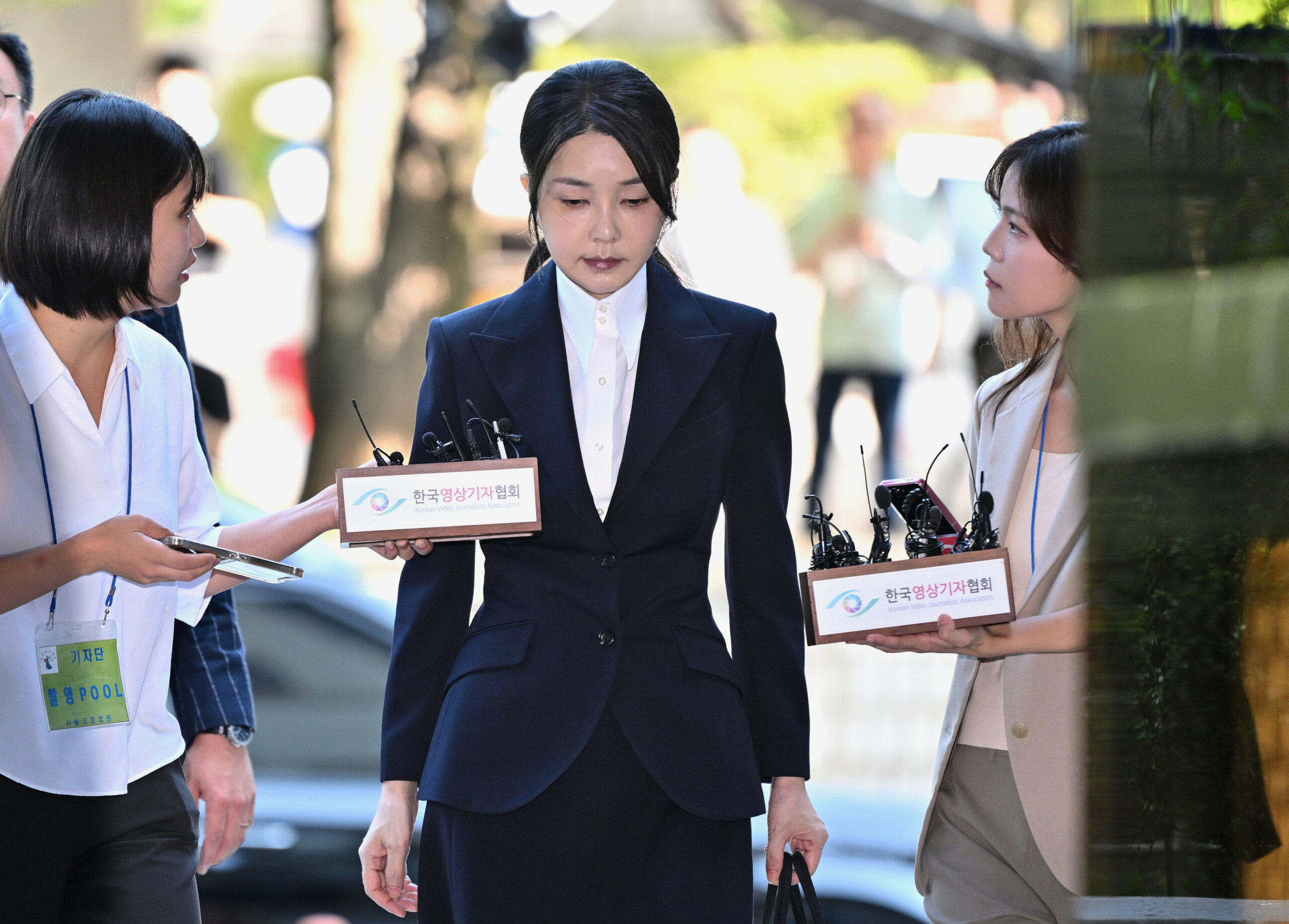 coree du sud mandat darret contre lancienne premiere dame kim scaled