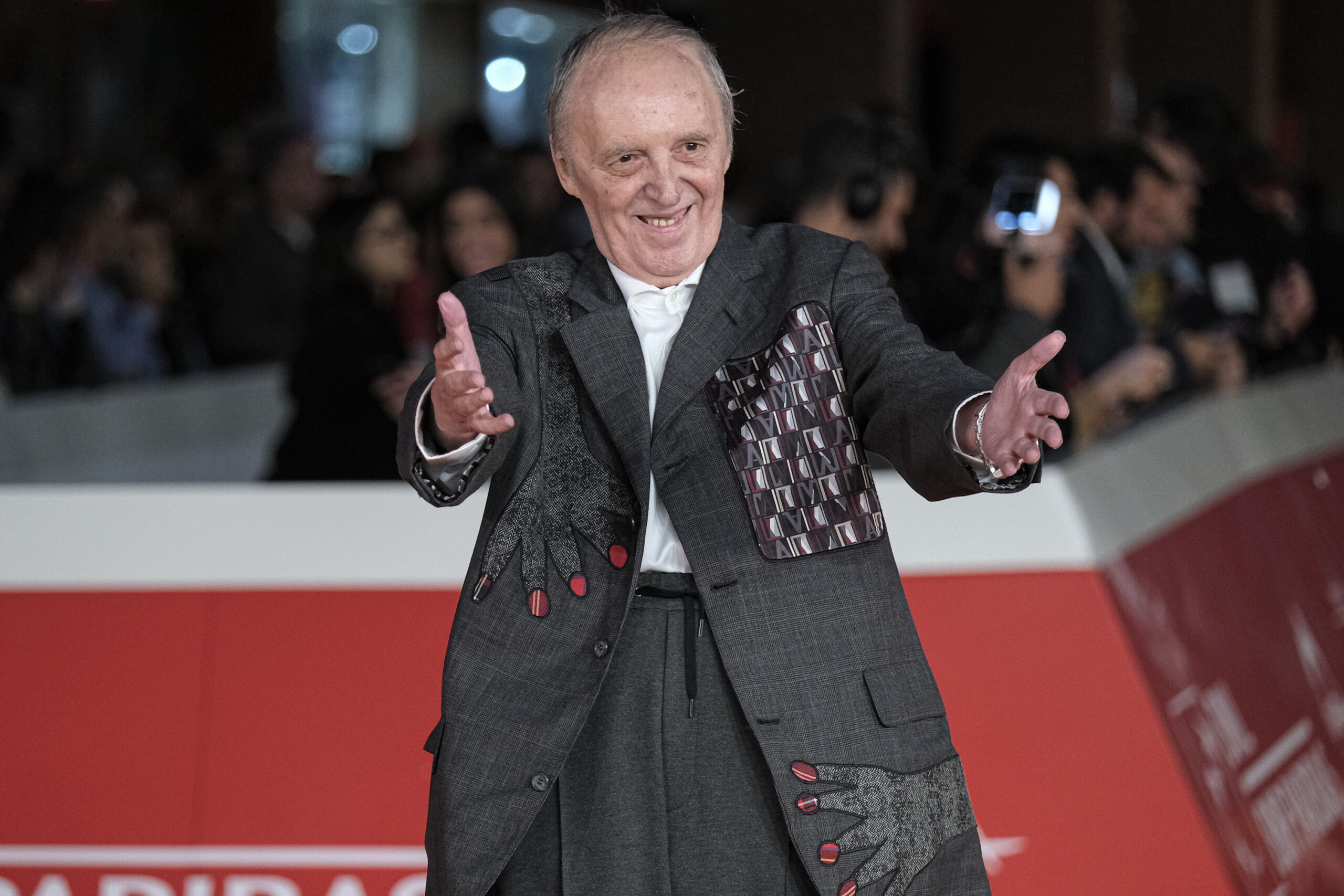 cinema dario argento hospitalise a ischia pour crise respiratoire scaled