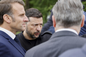 ukraine pourparlers macron zelensky apres le sommet en alaska ils se rencontreront