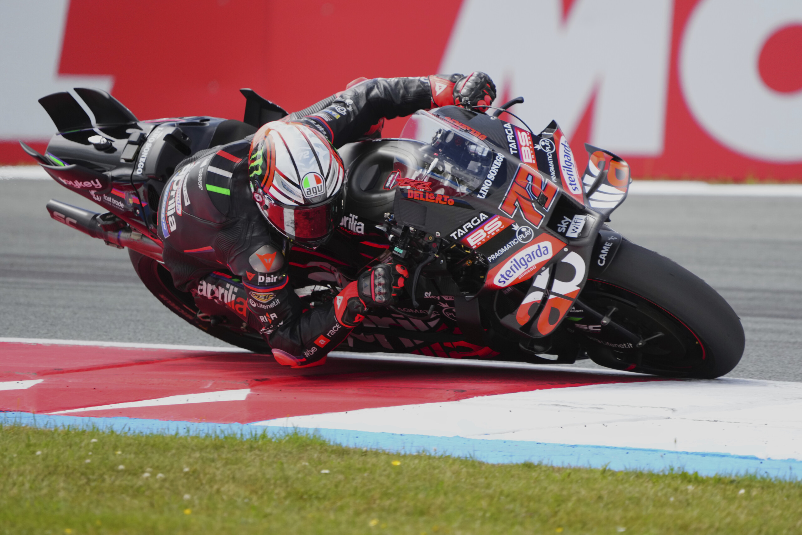 motogp pole position pour marco bezzecchi en autriche scaled