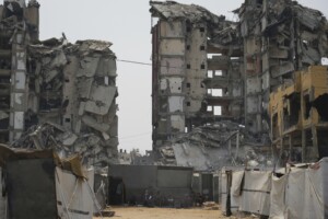 moyen orient un hopital bombarde a gaza au moins sept morts