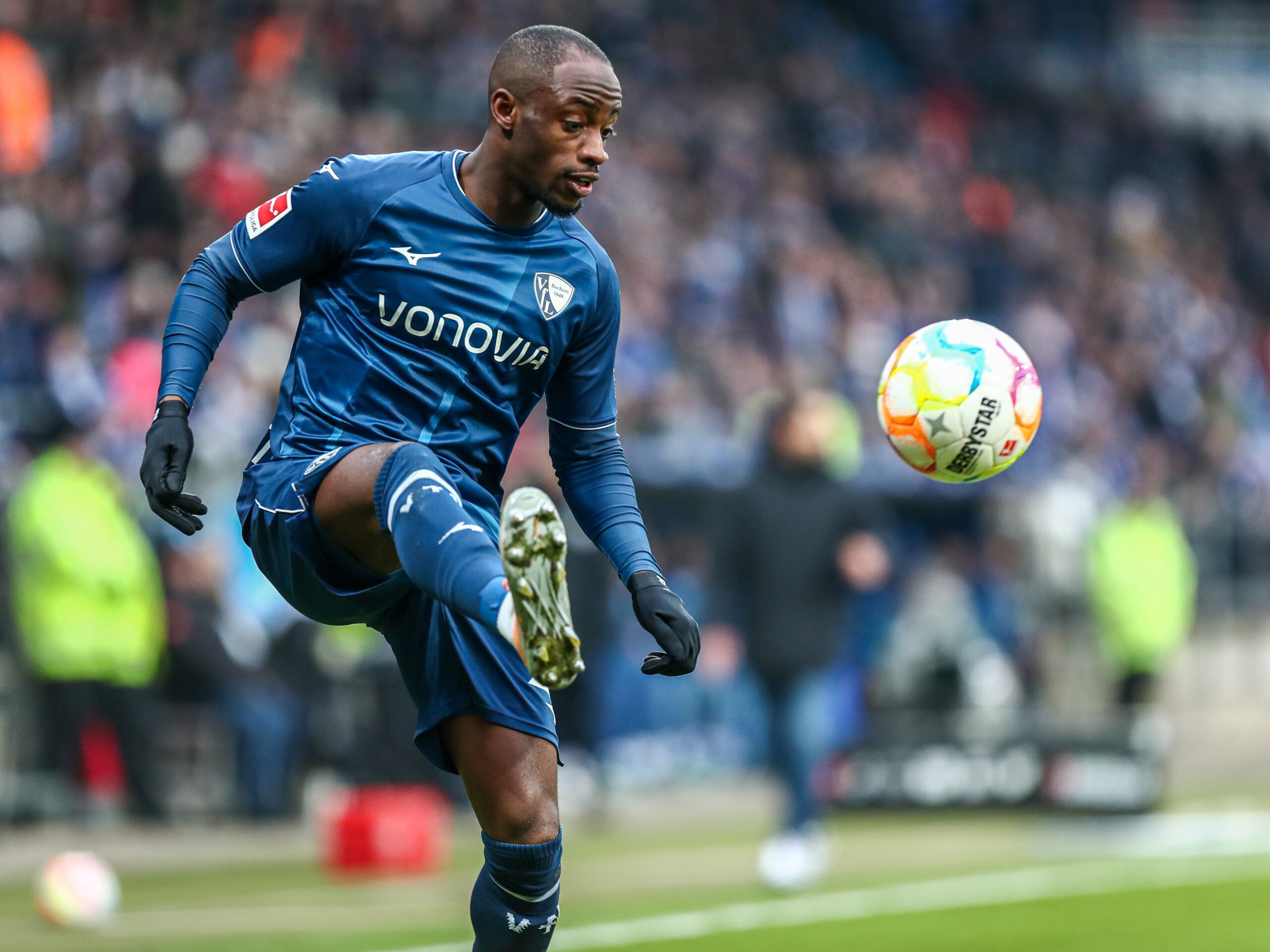 allemagne les supporters de leipzig sifflent antwi adjei apres des accusations dinsultes racistes scaled