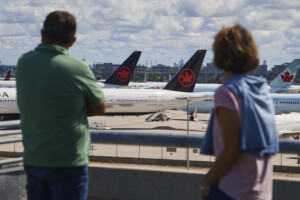 canada accord entre le syndicat des agents de bord et air canada pour mettre fin a la greve