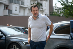 milan salvini finie la degradation et les camps roms la reponse cest le travail et les bulldozers