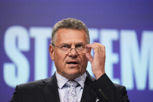 droits de douane sefcovic le vin et les spiritueux ne beneficient pas pour linstant dexemptions