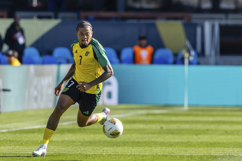 rome suspicion de lesion myotendineuse pour bailey debut de la reeducation