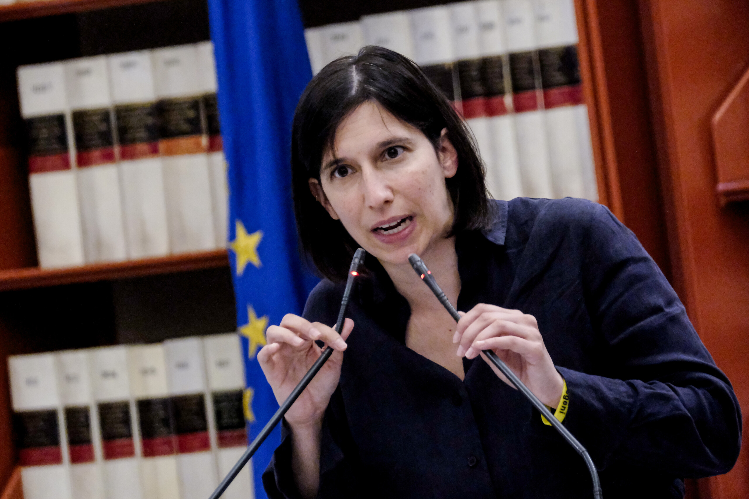 affaire almasri schlein video choquante meloni doit expliquer pourquoi il a ete libere scaled