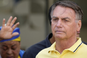 bresil bolsonaro soupconne de blanchiment dargent 4 millions recus en un an