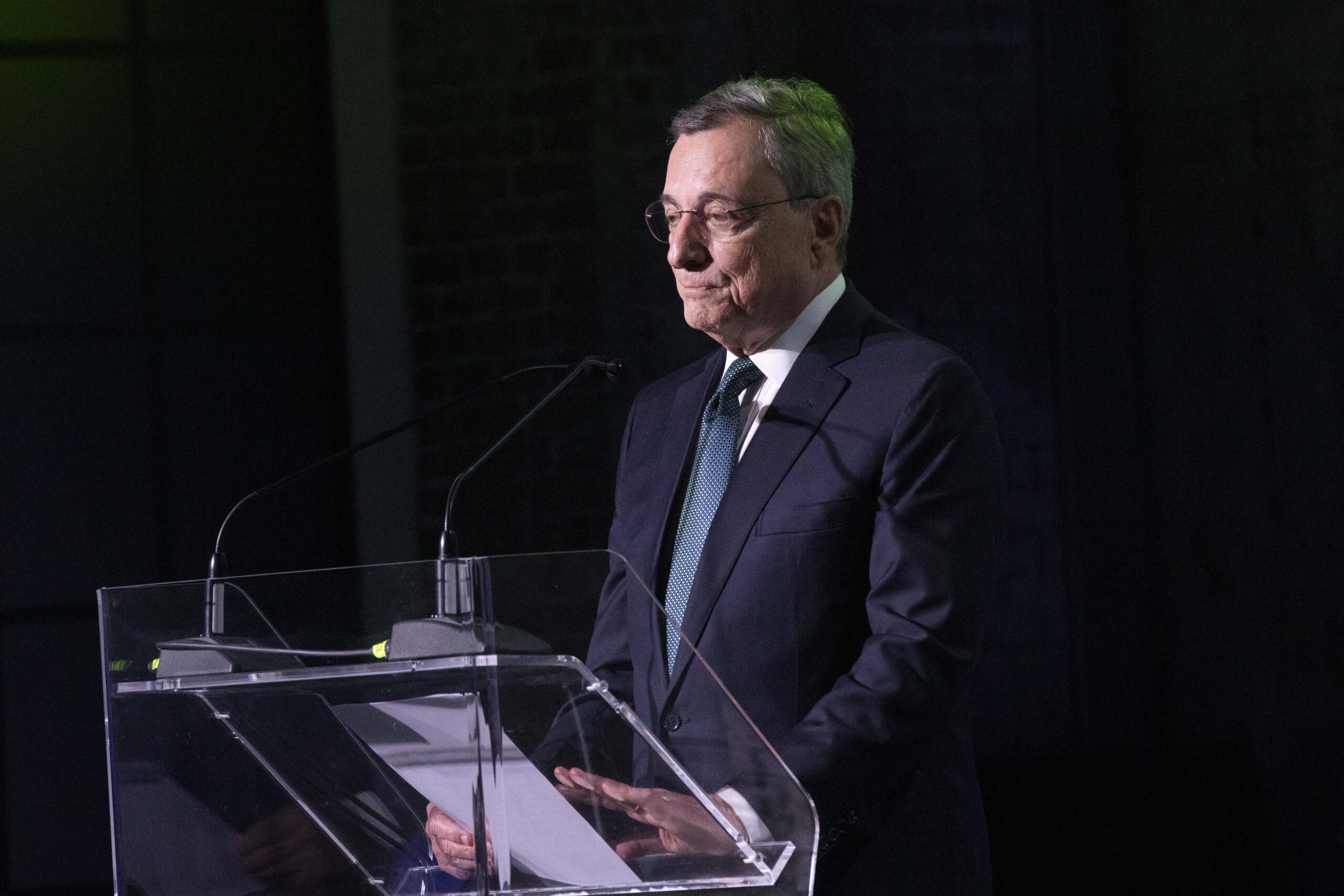 droits de douane draghi nous avons du nous resigner a accepter les tarifs imposes par un allie americain scaled