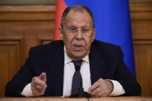 ukraine lavrov la rencontre entre poutine et zelensky nest pas encore prevue
