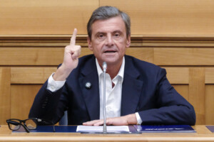 regionales calenda azione ne soutient ni les candidats du m5s ni ceux du pd qui se plient aux cinq etoiles