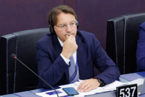 calabre tridico il faut un tournant nous allons lancer le revenu de dignite avec des fonds europeens