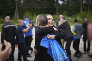 ukraine nouvel echange de prisonniers moscou kiev 146 de chaque cote